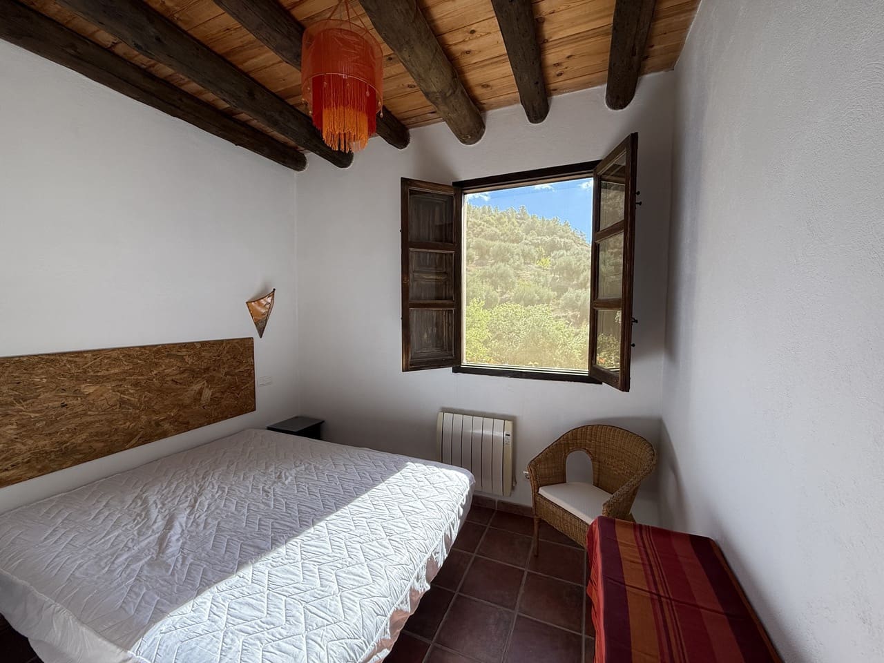 9 bedroom Guesthouse/B & B for sale in Montefrio with garage - € 375,000 (Ref: 9395397)