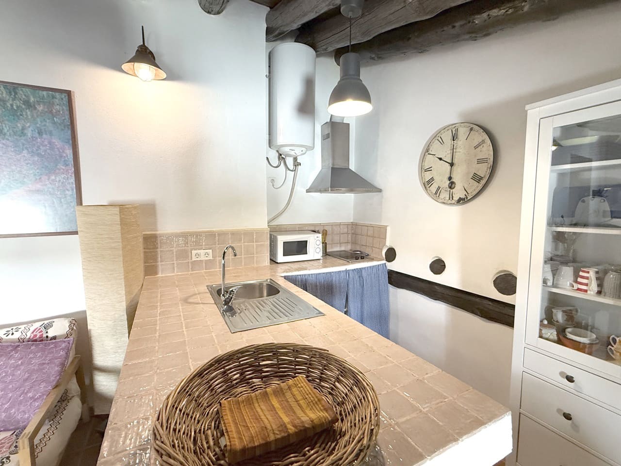 9 bedroom Guesthouse/B & B for sale in Montefrio with garage - € 375,000 (Ref: 9395397)