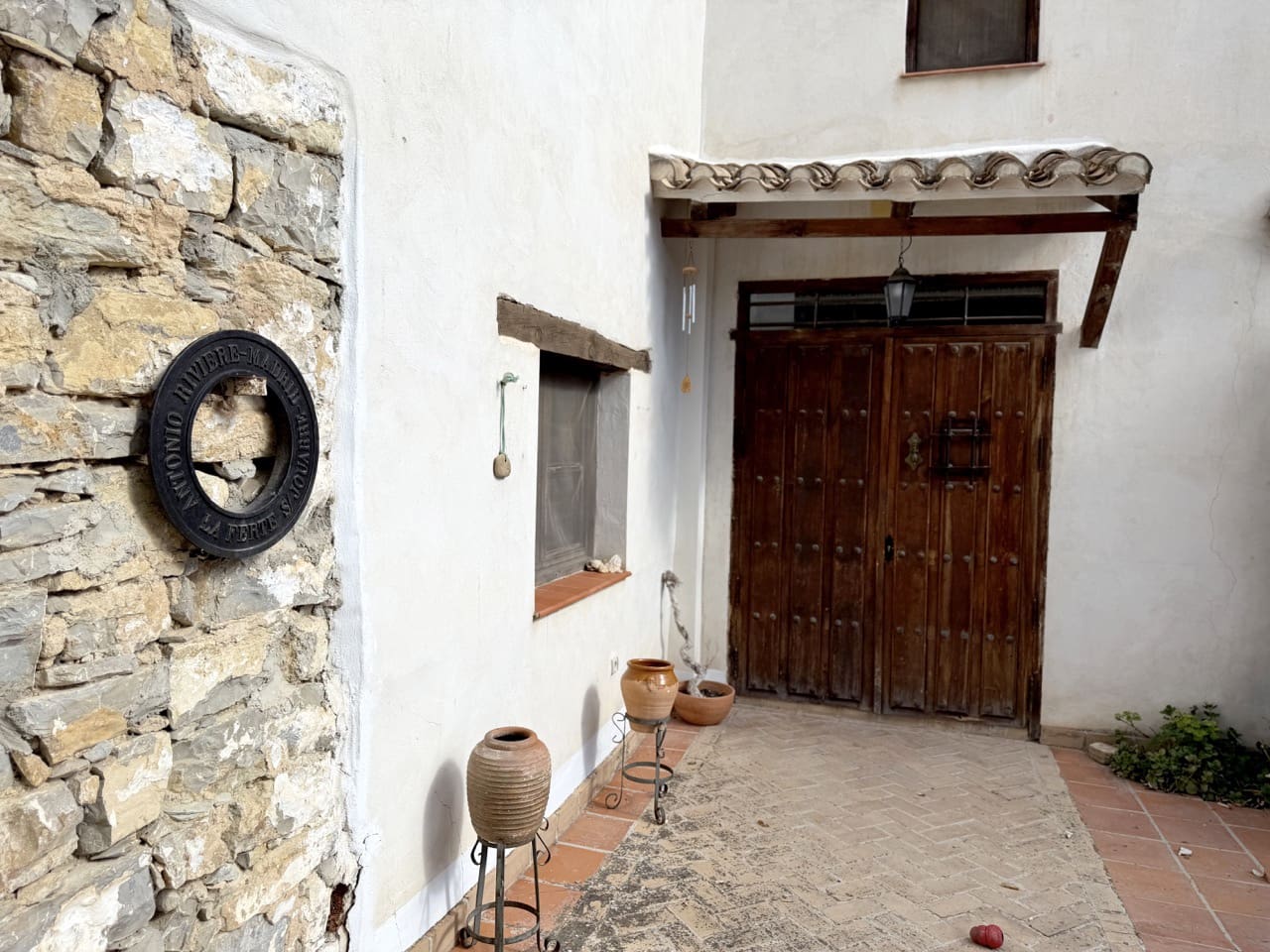 9 bedroom Guesthouse/B & B for sale in Montefrio with garage - € 375,000 (Ref: 9395397)