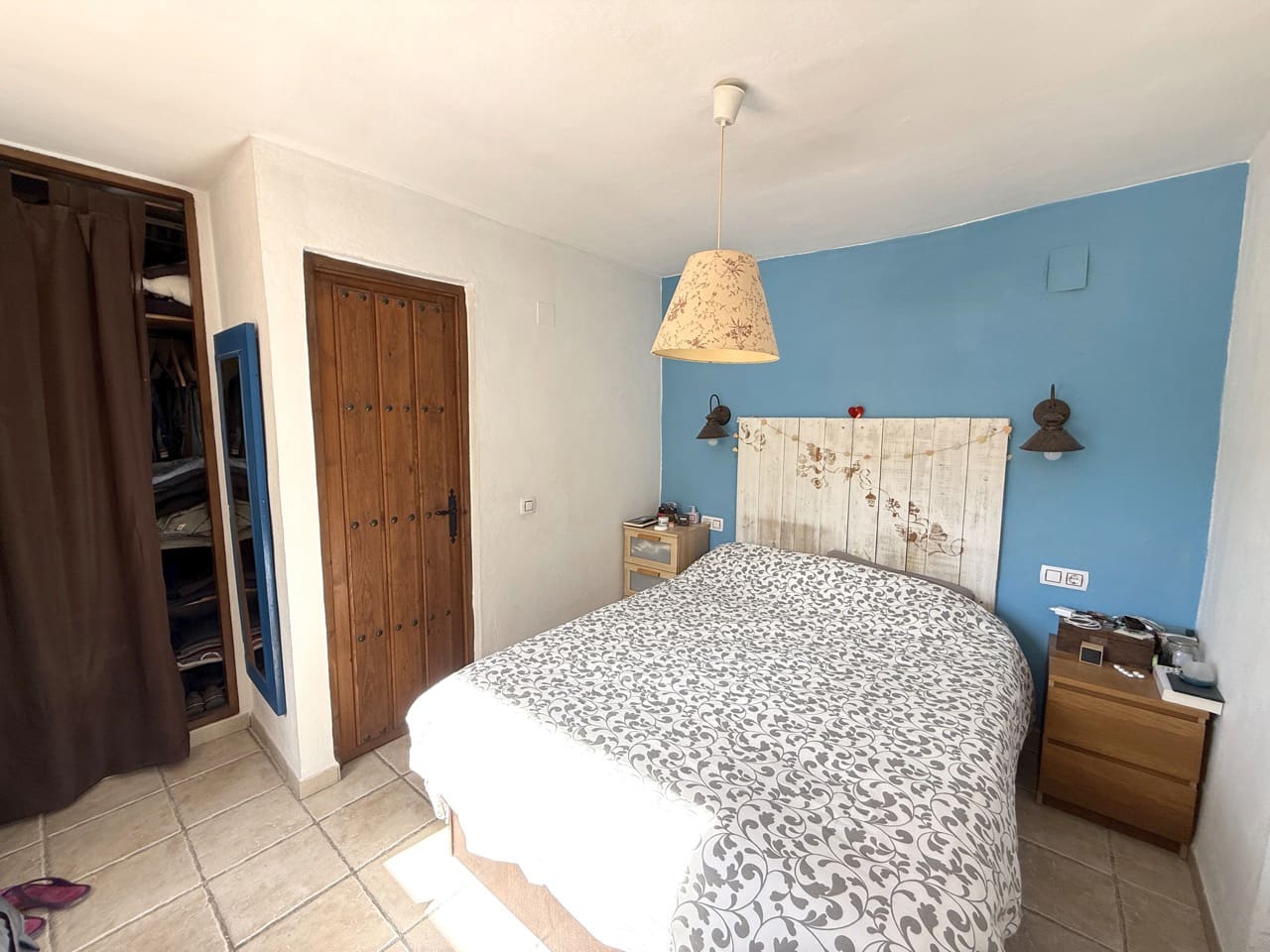 9 bedroom Guesthouse/B & B for sale in Montefrio with garage - € 375,000 (Ref: 9395397)