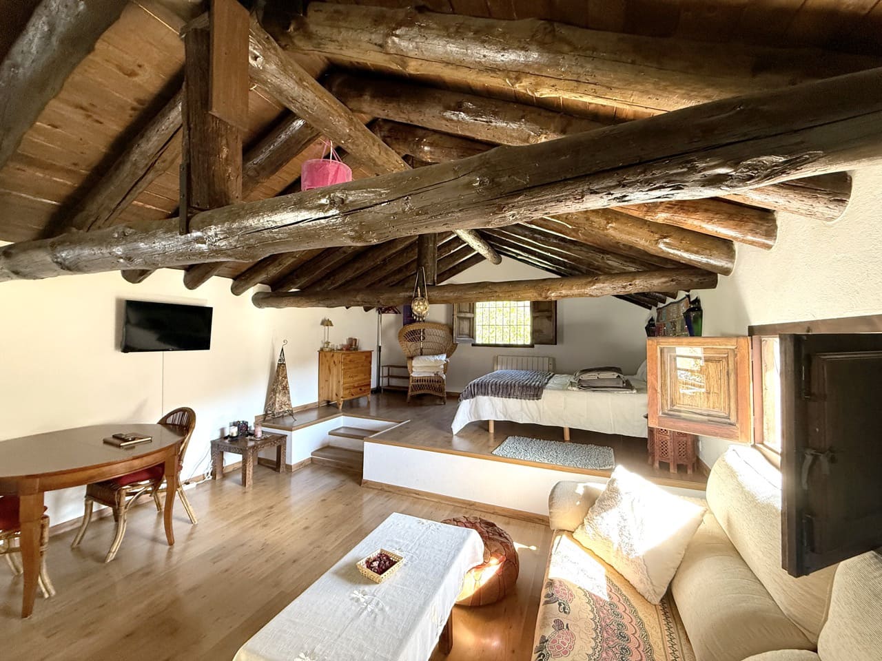 9 bedroom Guesthouse/B & B for sale in Montefrio with garage - € 375,000 (Ref: 9395397)