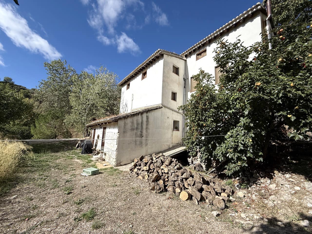 9 bedroom Guesthouse/B & B for sale in Montefrio with garage - € 375,000 (Ref: 9395397)