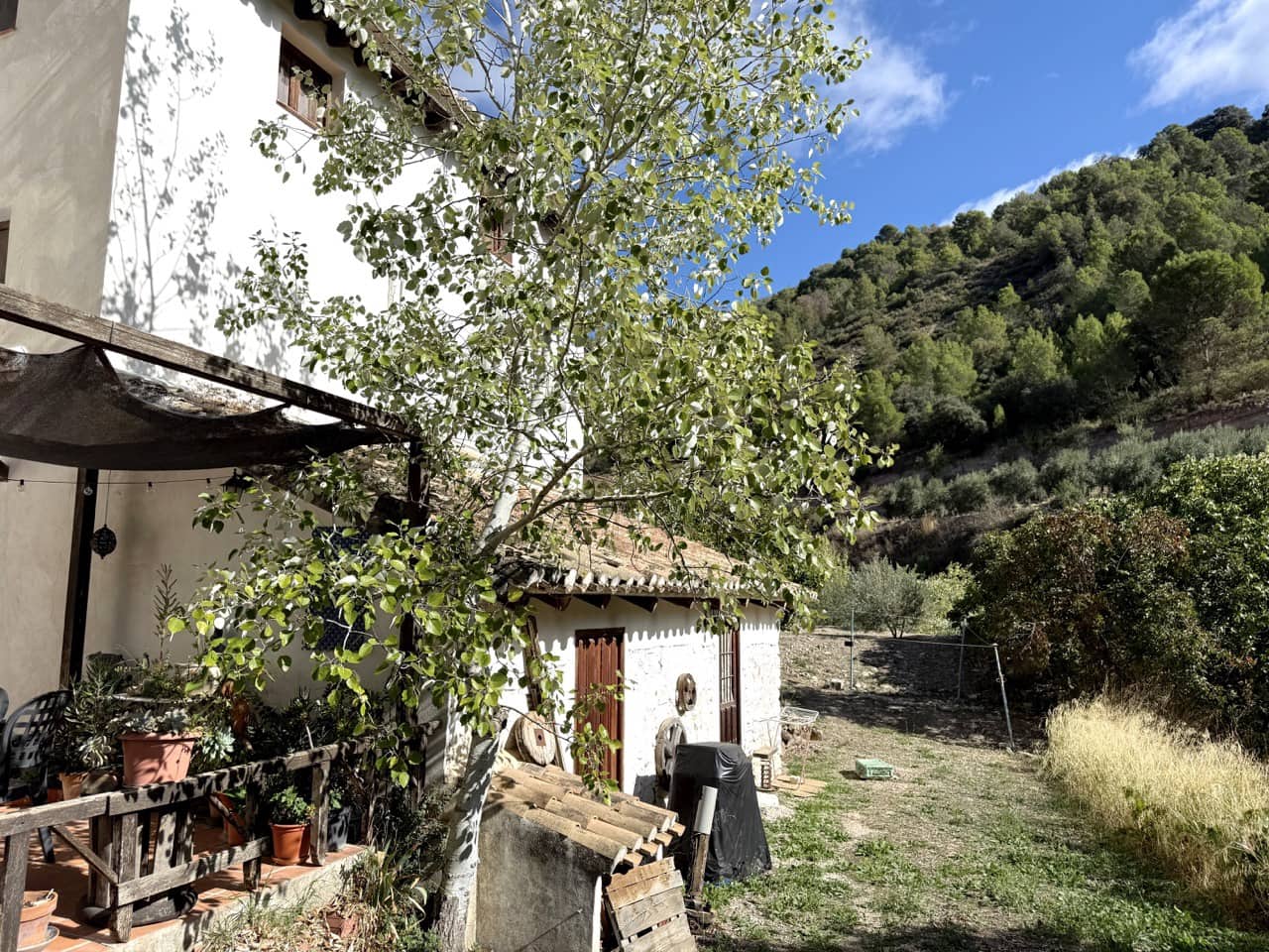 9 bedroom Guesthouse/B & B for sale in Montefrio with garage - € 375,000 (Ref: 9395397)