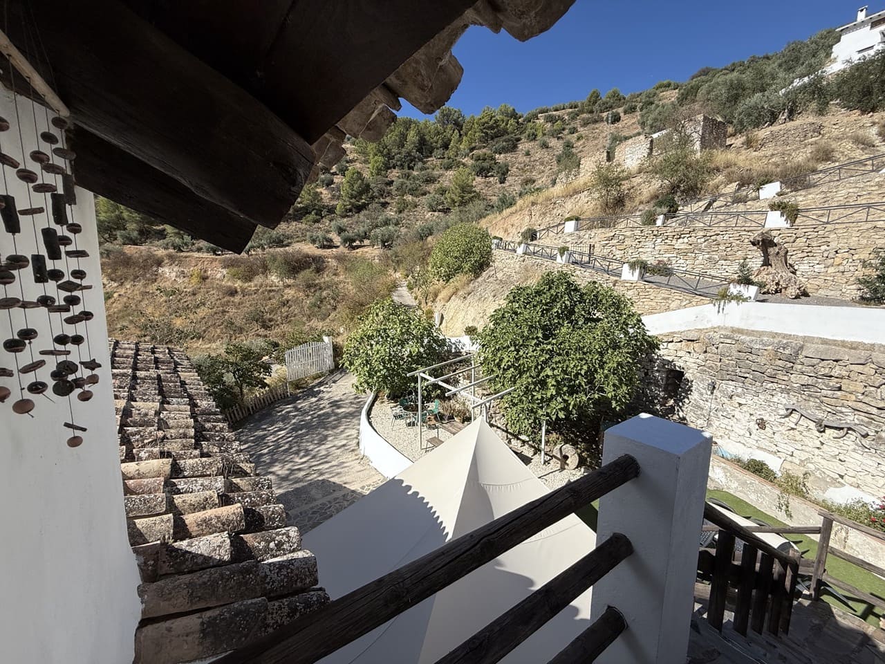 9 bedroom Guesthouse/B & B for sale in Montefrio with garage - € 375,000 (Ref: 9395397)