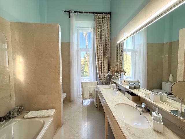 7 bedroom Hotel for sale in Motril with pool garage - € 4,300,000 (Ref: 9520986)