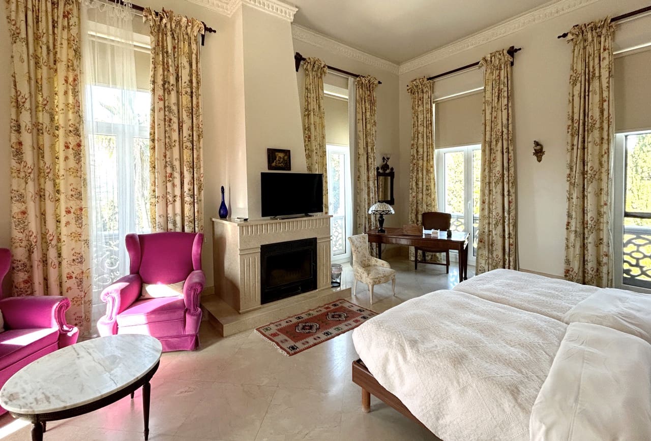 7 sypialnia Hotel na sprzedaż w Motril z basenem garażem - 4 300 000 € (Ref: 9520986)