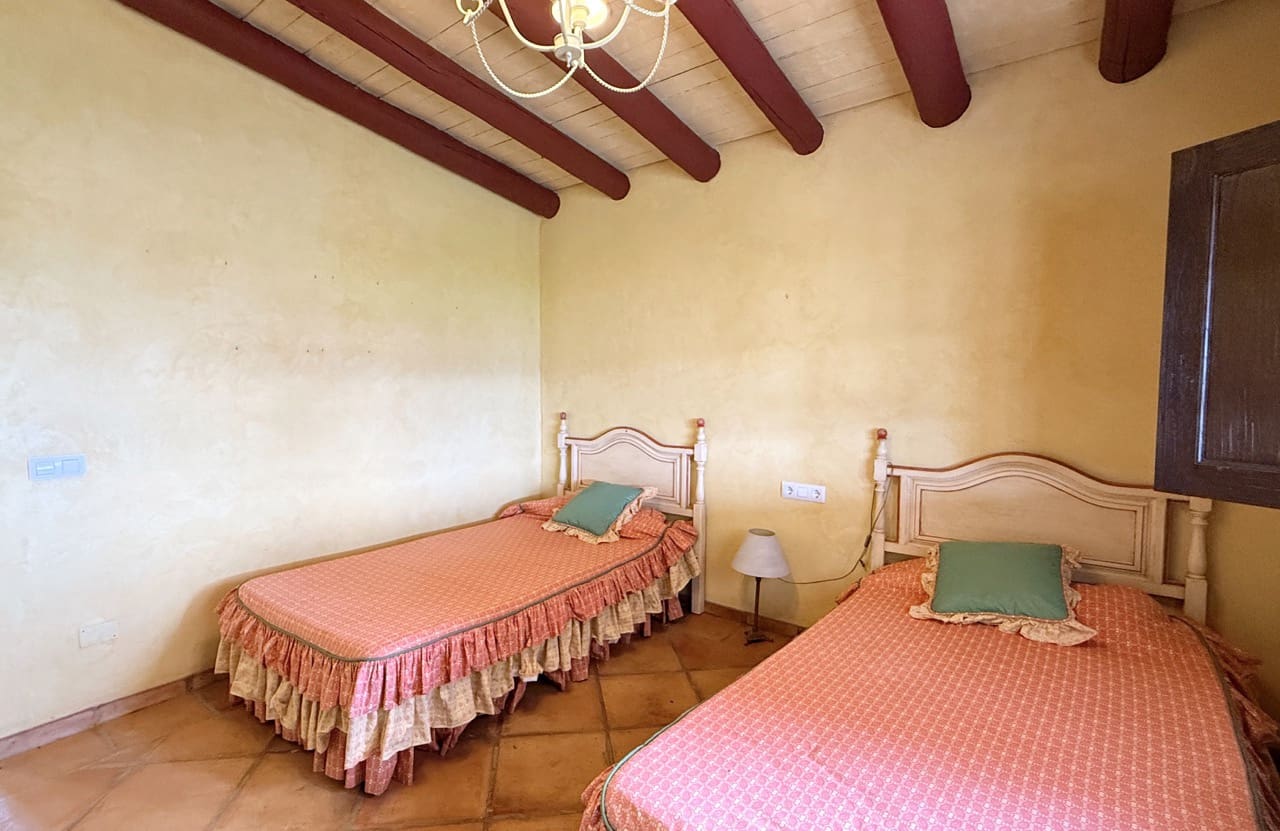 7 slaapkamer Finca/Landhuis te koop in Jimena de la Frontera met garage - € 5.500.000 (Ref: 9632688)