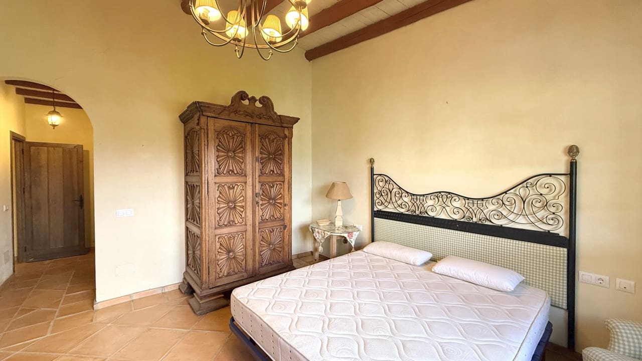 7 slaapkamer Finca/Landhuis te koop in Jimena de la Frontera met garage - € 5.500.000 (Ref: 9632688)