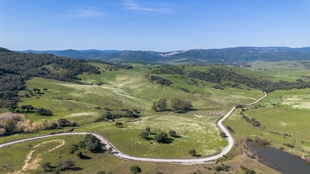 7 slaapkamer Finca/Landhuis te koop in Jimena de la Frontera met garage - € 5.500.000 (Ref: 9632688)