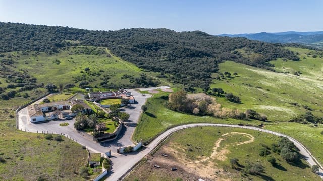 7 slaapkamer Finca/Landhuis te koop in Jimena de la Frontera met garage - € 5.500.000 (Ref: 9632688)