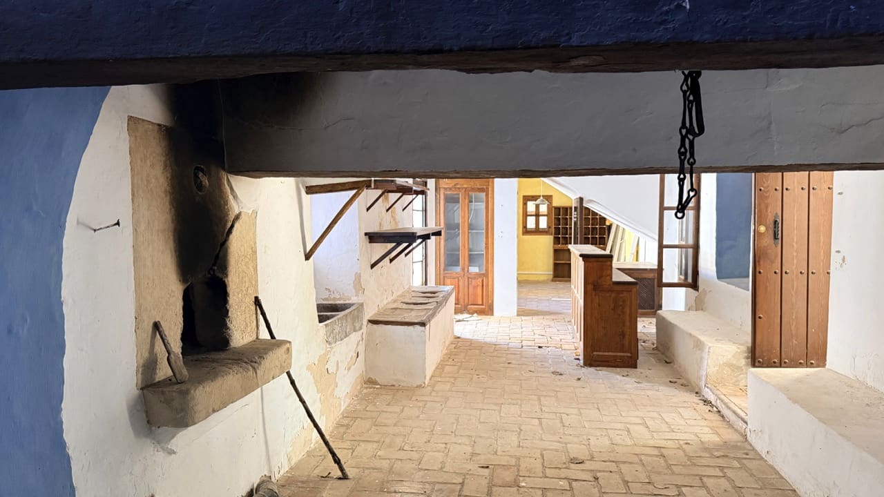 26 Zimmer Hotel zu verkaufen in Zuheros mit Pool Garage - 950.000 € (Ref: 9700169)