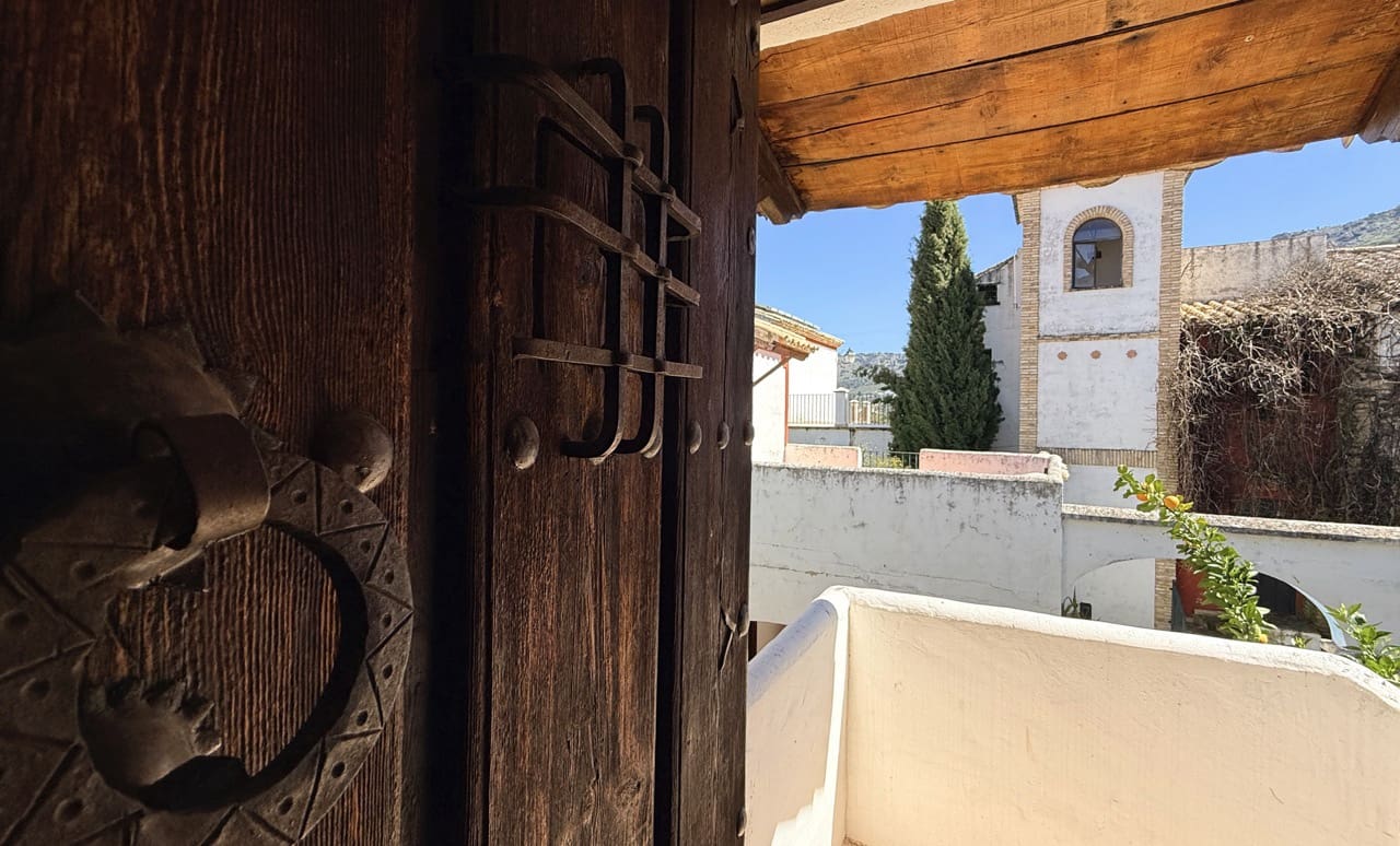 26 Zimmer Hotel zu verkaufen in Zuheros mit Pool Garage - 950.000 € (Ref: 9700169)