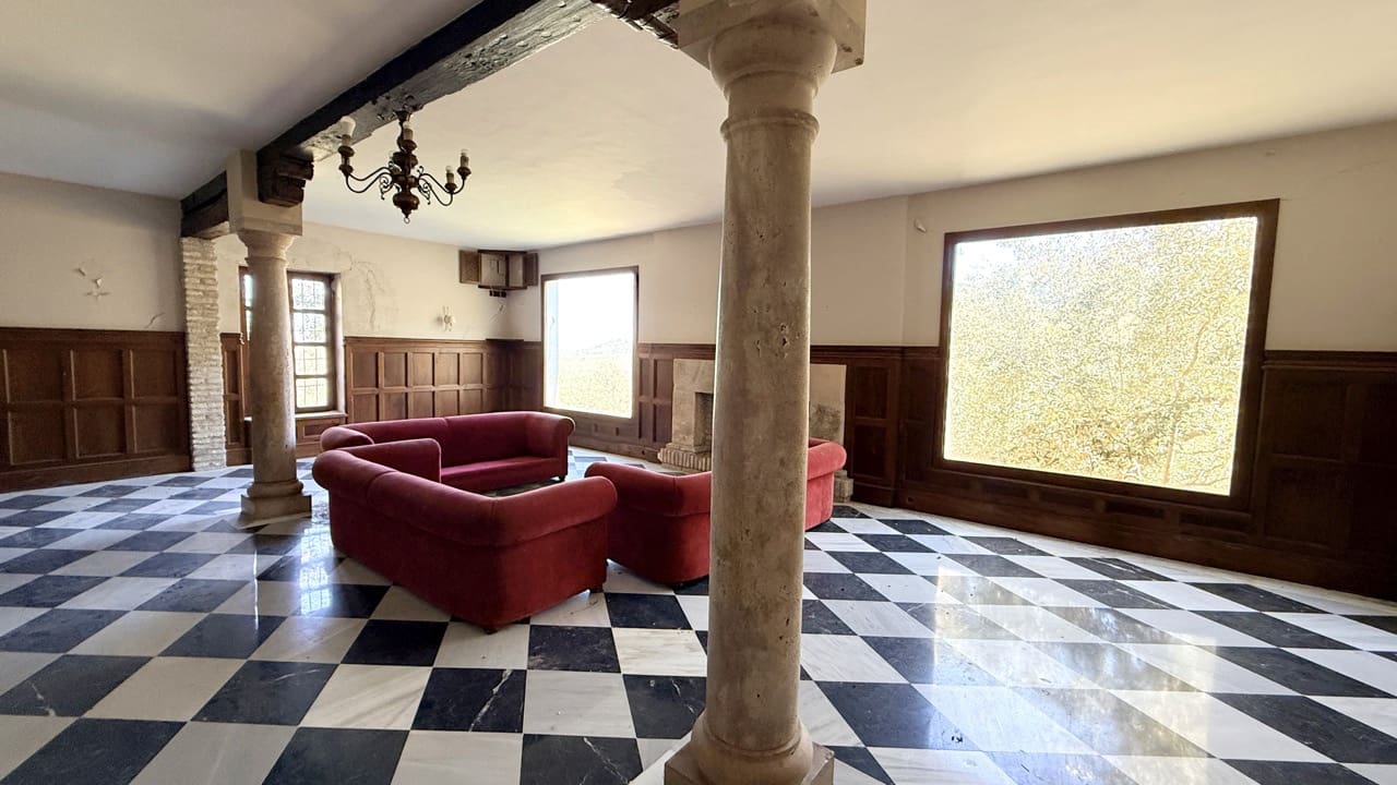 26 Zimmer Hotel zu verkaufen in Zuheros mit Pool Garage - 950.000 € (Ref: 9700169)