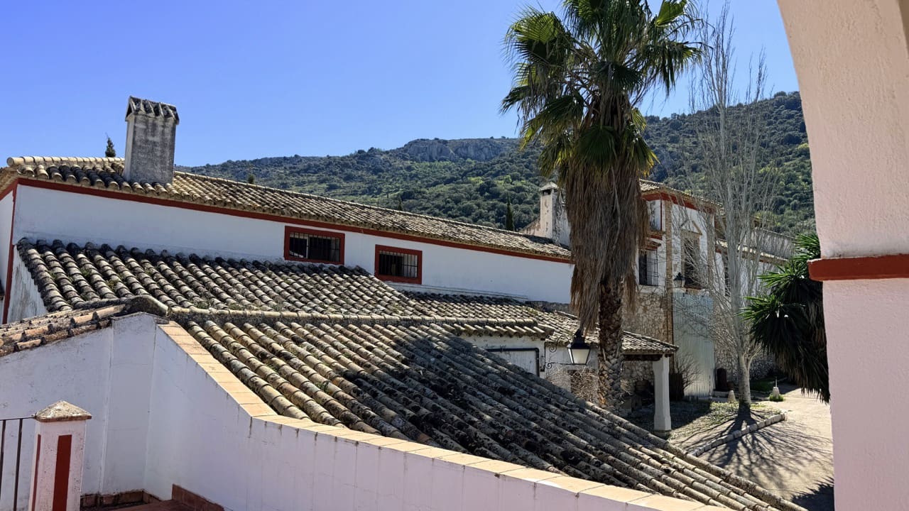 26 Zimmer Hotel zu verkaufen in Zuheros mit Pool Garage - 950.000 € (Ref: 9700169)