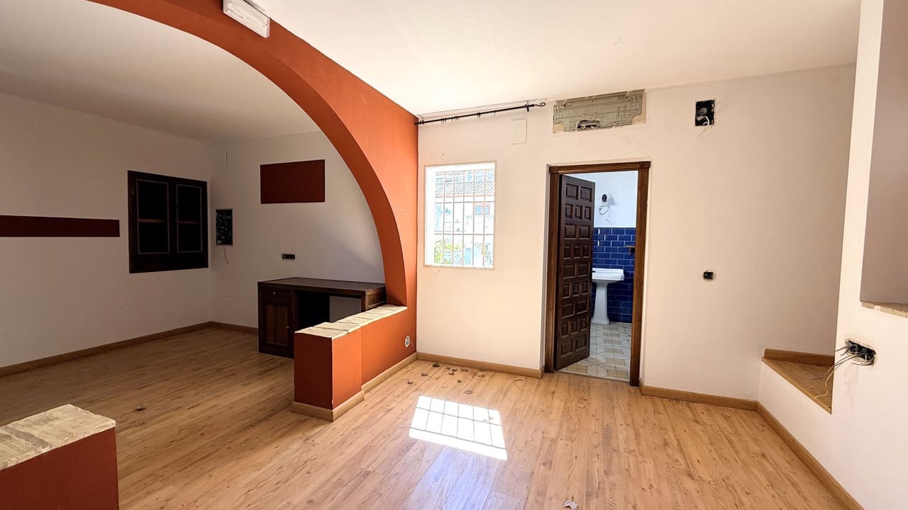 26 Zimmer Hotel zu verkaufen in Zuheros mit Pool Garage - 950.000 € (Ref: 9700169)