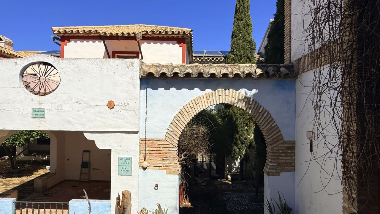 26 Zimmer Hotel zu verkaufen in Zuheros mit Pool Garage - 950.000 € (Ref: 9700169)