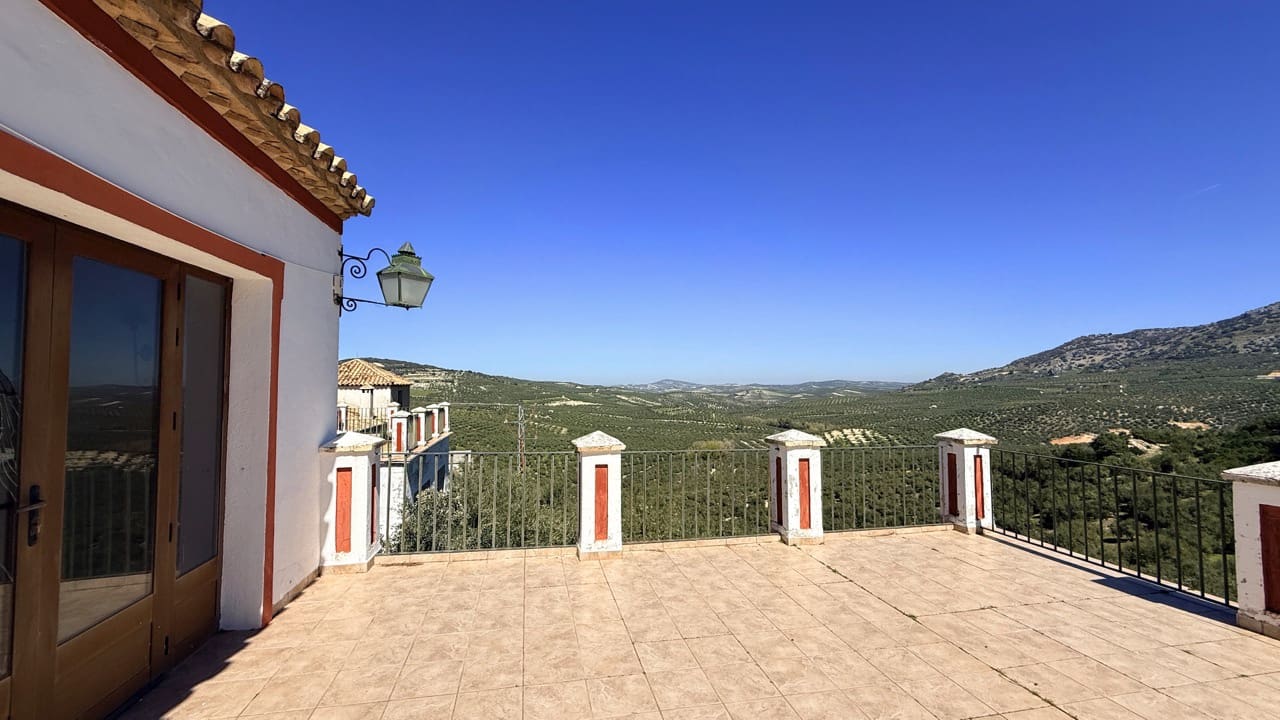 26 Zimmer Hotel zu verkaufen in Zuheros mit Pool Garage - 950.000 € (Ref: 9700169)