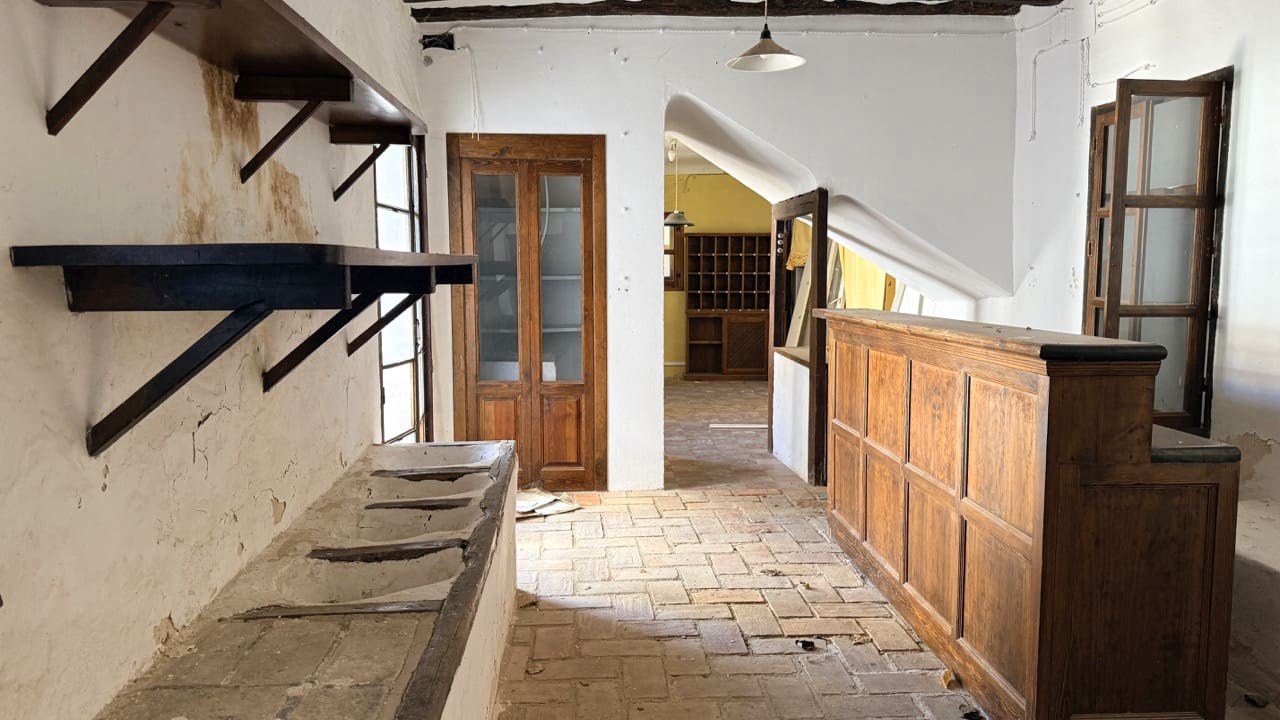 26 Zimmer Hotel zu verkaufen in Zuheros mit Pool Garage - 950.000 € (Ref: 9700169)