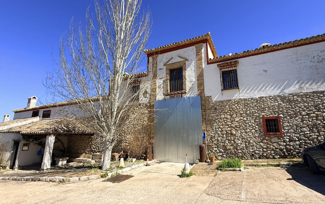 26 Zimmer Hotel zu verkaufen in Zuheros mit Pool Garage - 950.000 € (Ref: 9700169)