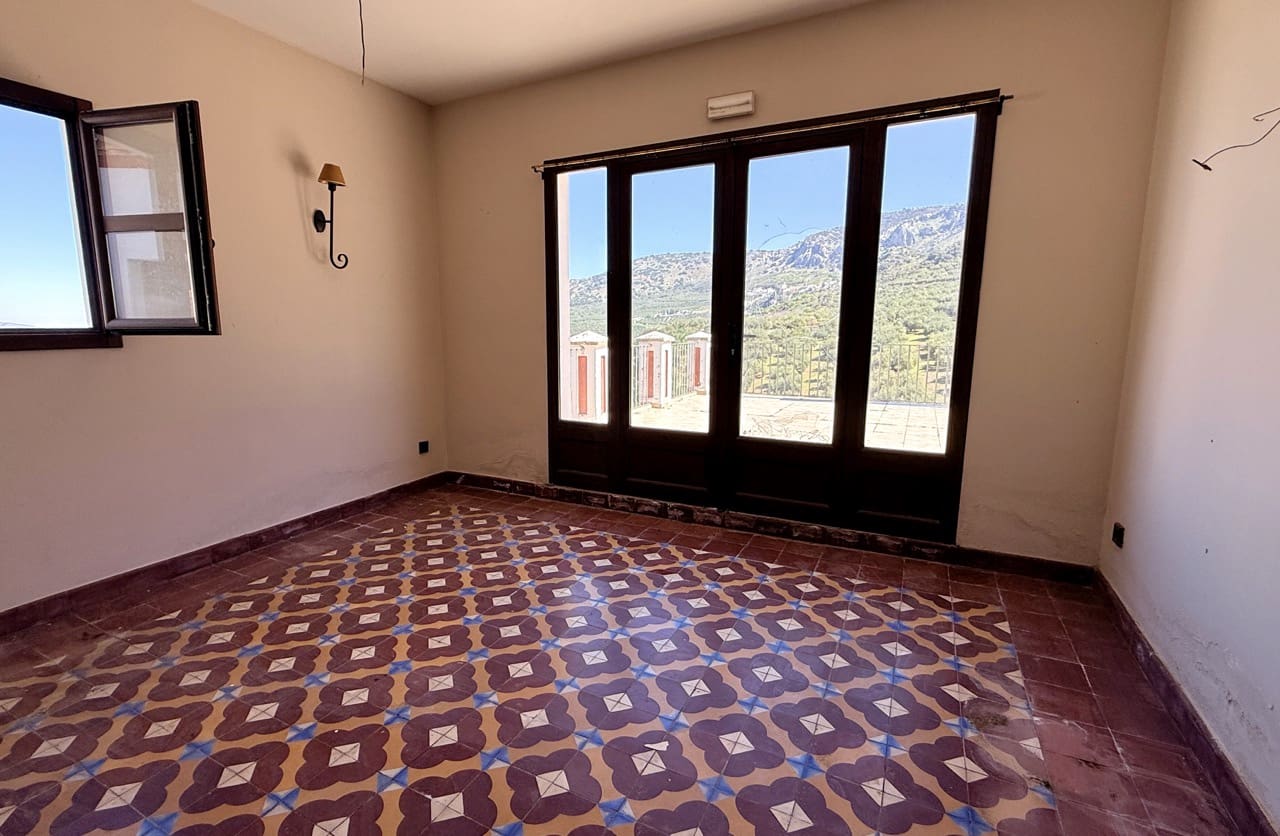 26 Zimmer Hotel zu verkaufen in Zuheros mit Pool Garage - 950.000 € (Ref: 9700169)