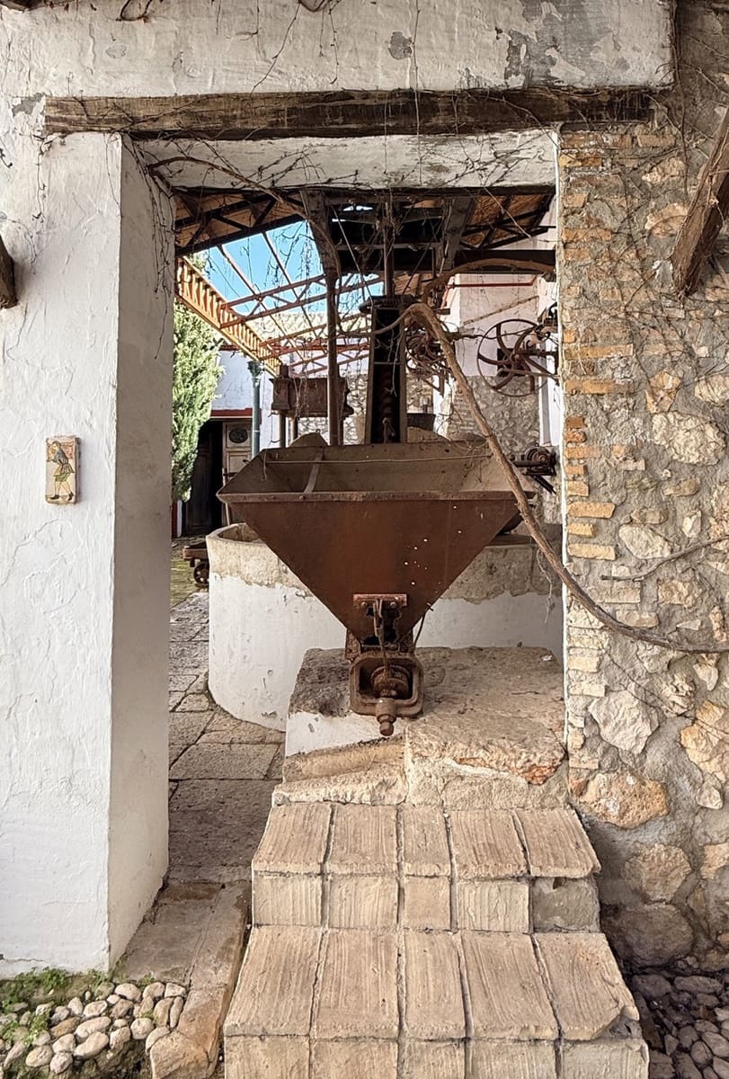 26 Zimmer Hotel zu verkaufen in Zuheros mit Pool Garage - 950.000 € (Ref: 9700169)