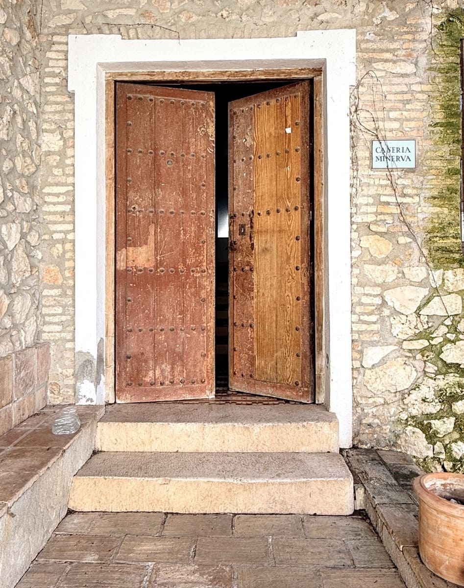 26 Zimmer Hotel zu verkaufen in Zuheros mit Pool Garage - 950.000 € (Ref: 9700169)