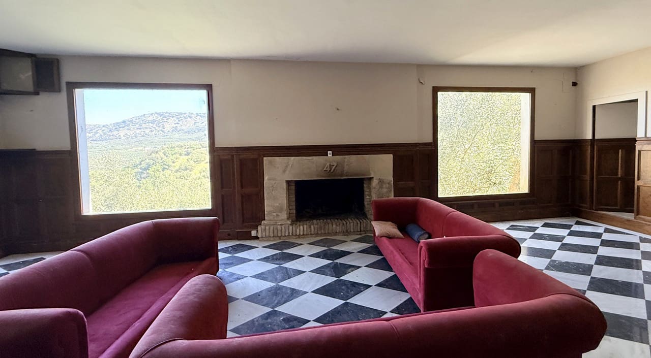 26 Zimmer Hotel zu verkaufen in Zuheros mit Pool Garage - 950.000 € (Ref: 9700169)