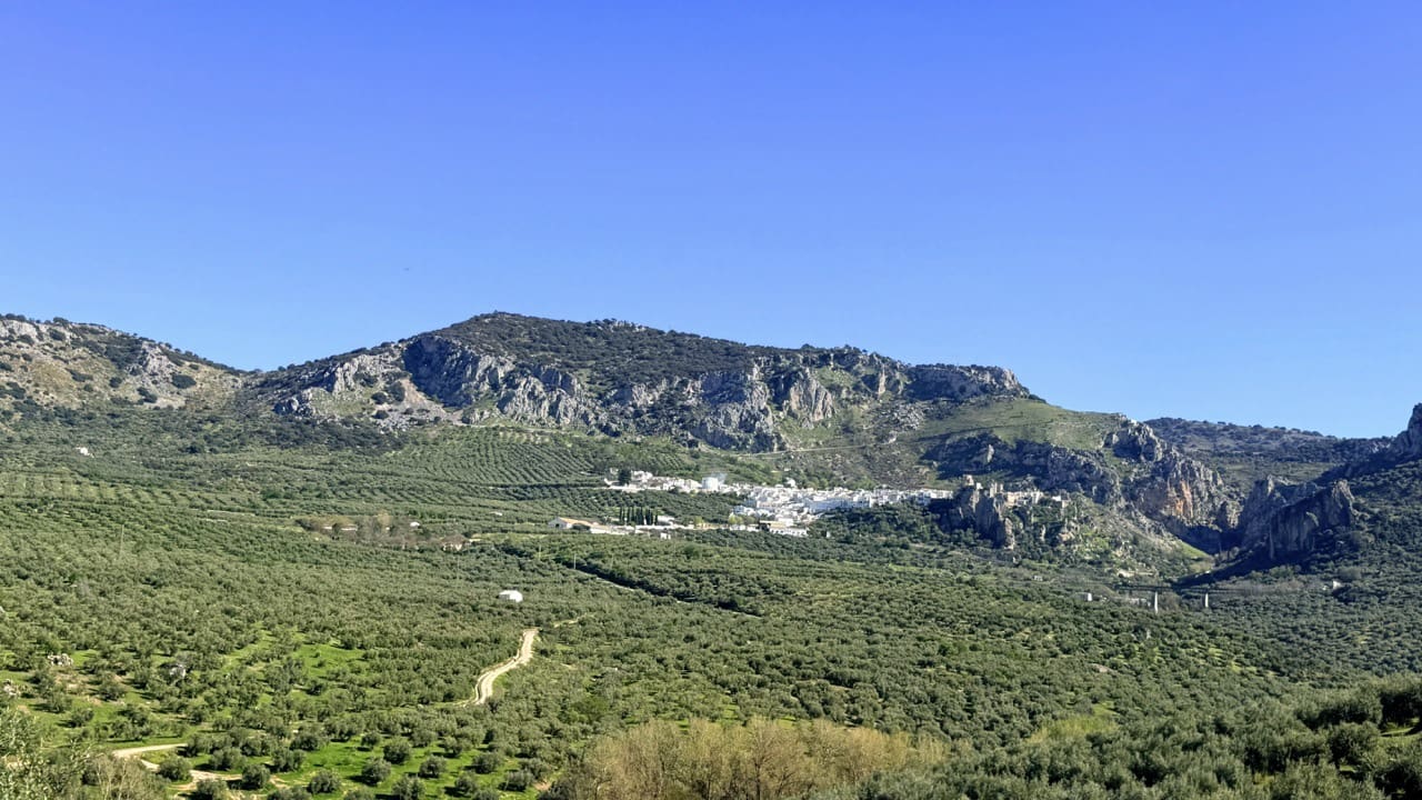 26 Zimmer Hotel zu verkaufen in Zuheros mit Pool Garage - 950.000 € (Ref: 9700169)