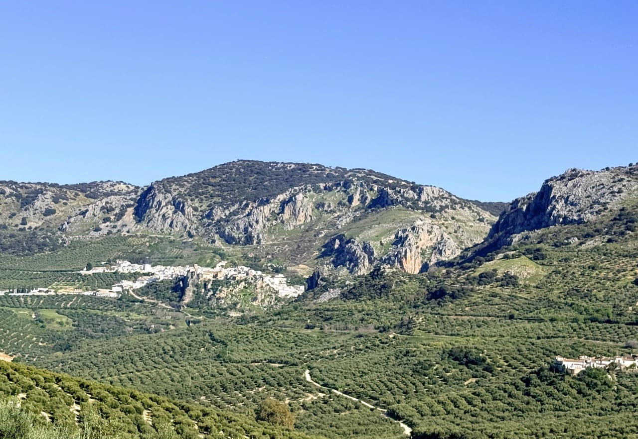 26 Zimmer Hotel zu verkaufen in Zuheros mit Pool Garage - 950.000 € (Ref: 9700169)