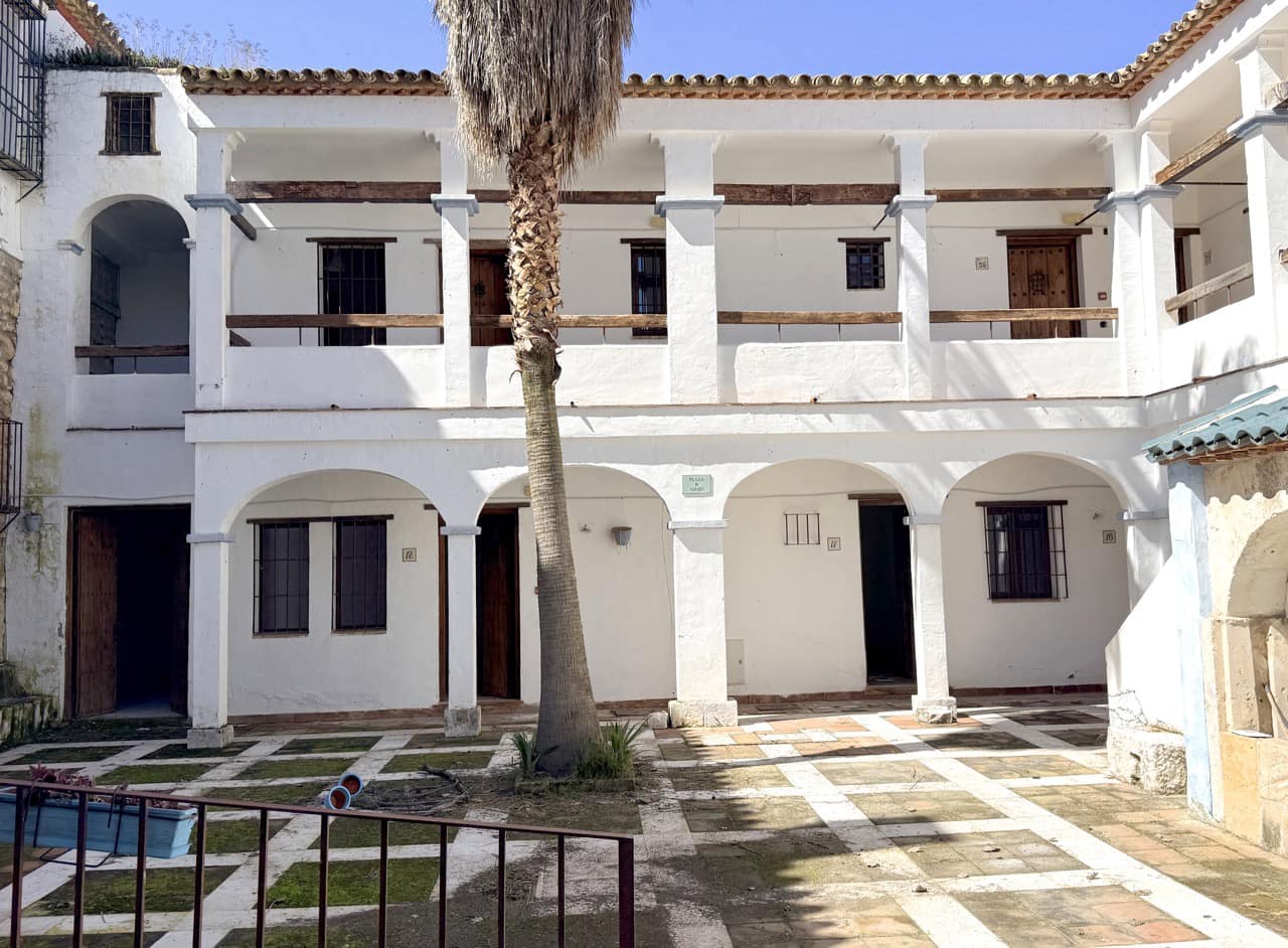 26 Zimmer Hotel zu verkaufen in Zuheros mit Pool Garage - 950.000 € (Ref: 9700169)