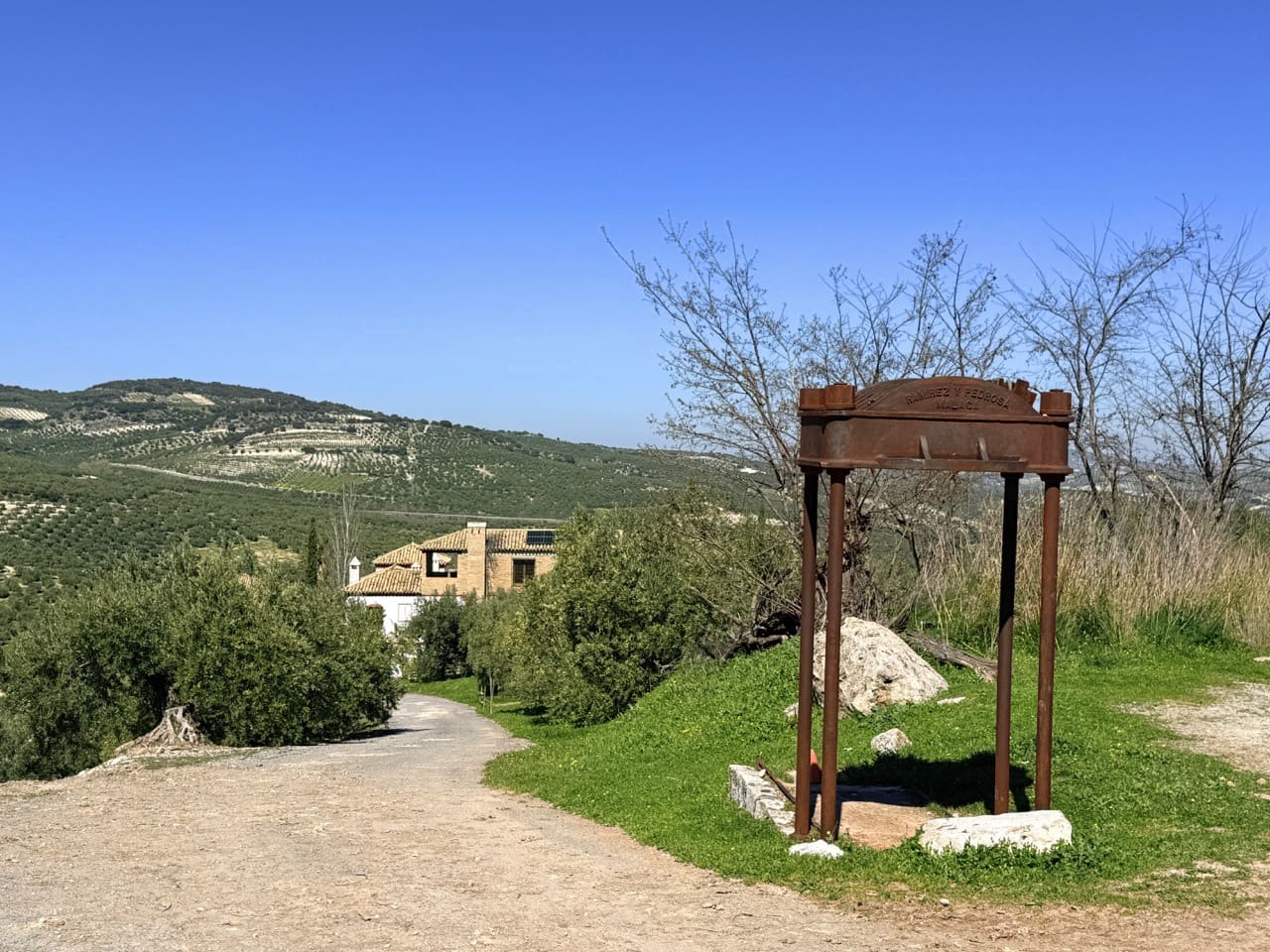 26 Zimmer Hotel zu verkaufen in Zuheros mit Pool Garage - 950.000 € (Ref: 9700169)