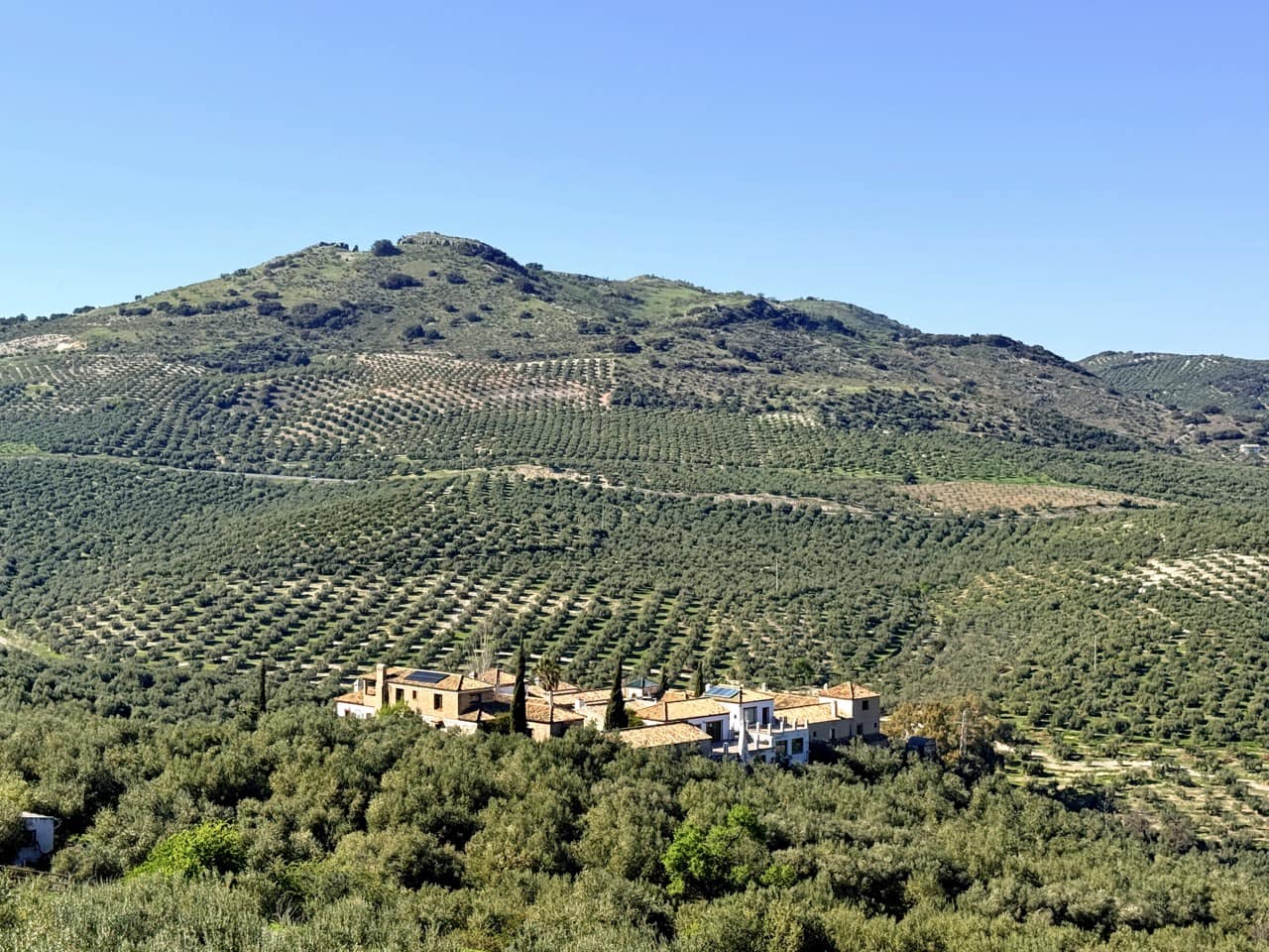 26 Zimmer Hotel zu verkaufen in Zuheros mit Pool Garage - 950.000 € (Ref: 9700169)