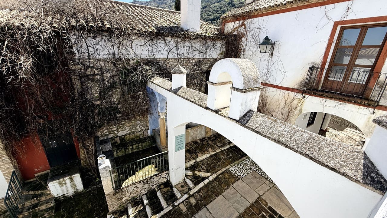 26 Zimmer Hotel zu verkaufen in Zuheros mit Pool Garage - 950.000 € (Ref: 9700169)