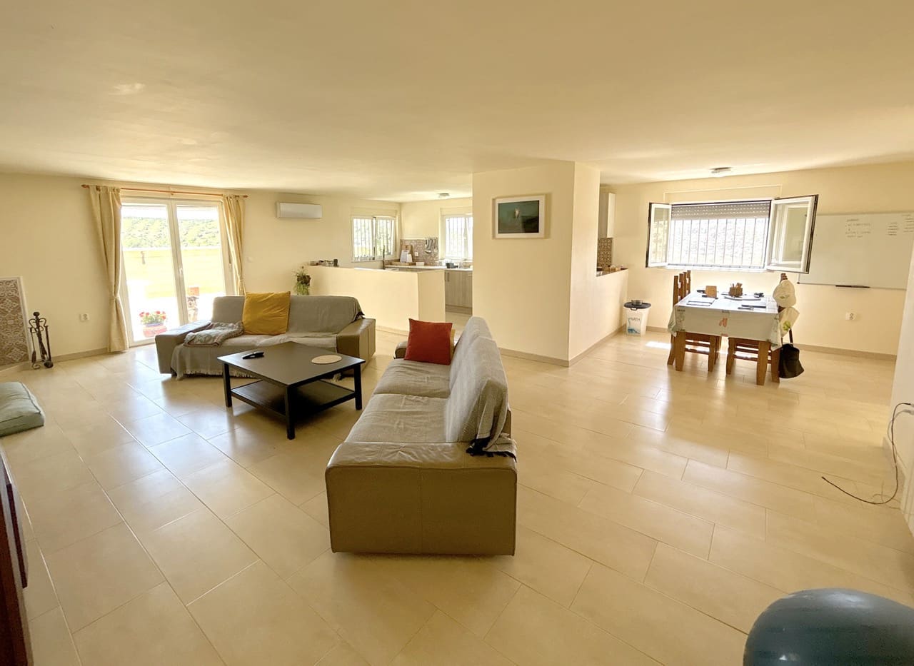 6 bedroom Finca/Country House for sale in Montoro with pool garage - € 325,000 (Ref: 9783475)