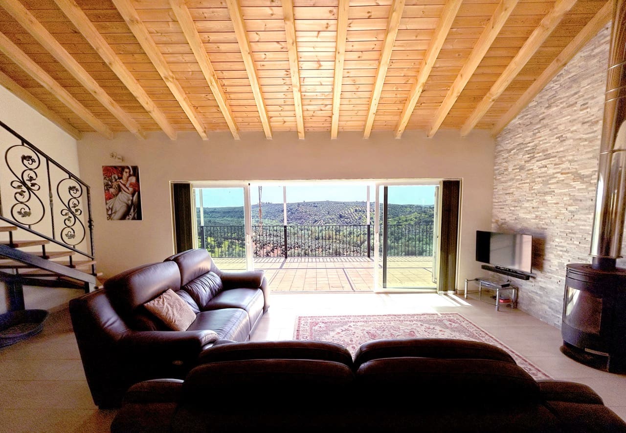 6 bedroom Finca/Country House for sale in Montoro with pool garage - € 325,000 (Ref: 9783475)