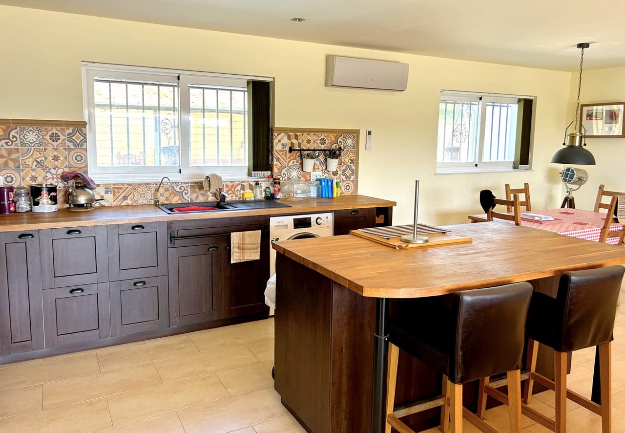 6 bedroom Finca/Country House for sale in Montoro with pool garage - € 325,000 (Ref: 9783475)