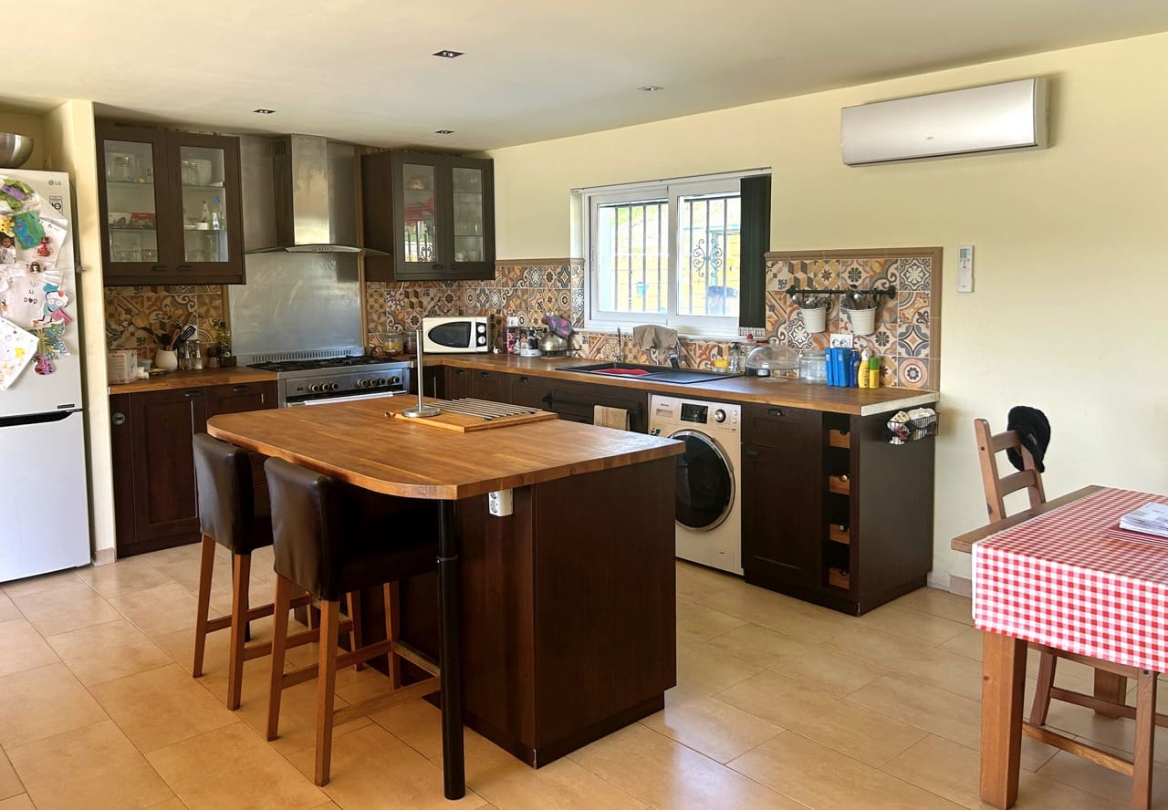 6 bedroom Finca/Country House for sale in Montoro with pool garage - € 325,000 (Ref: 9783475)