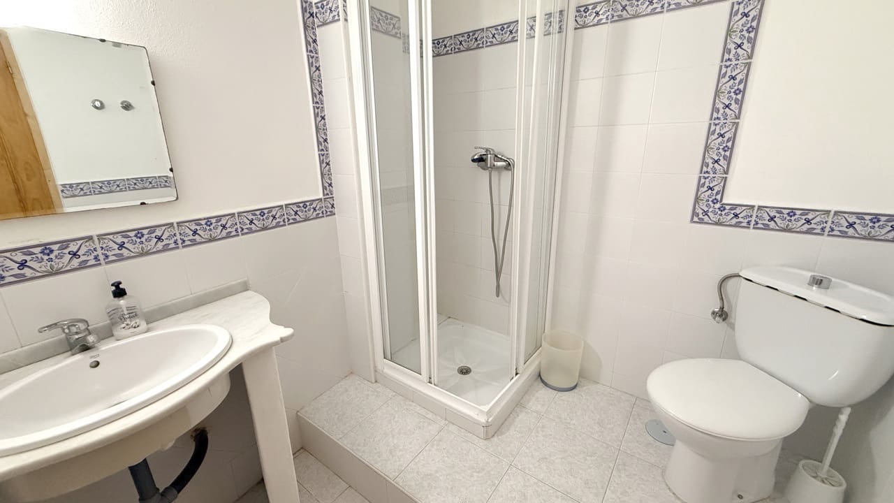 3 bedroom Apartment for sale in Acequias with pool - € 185,000 (Ref: 9805359)