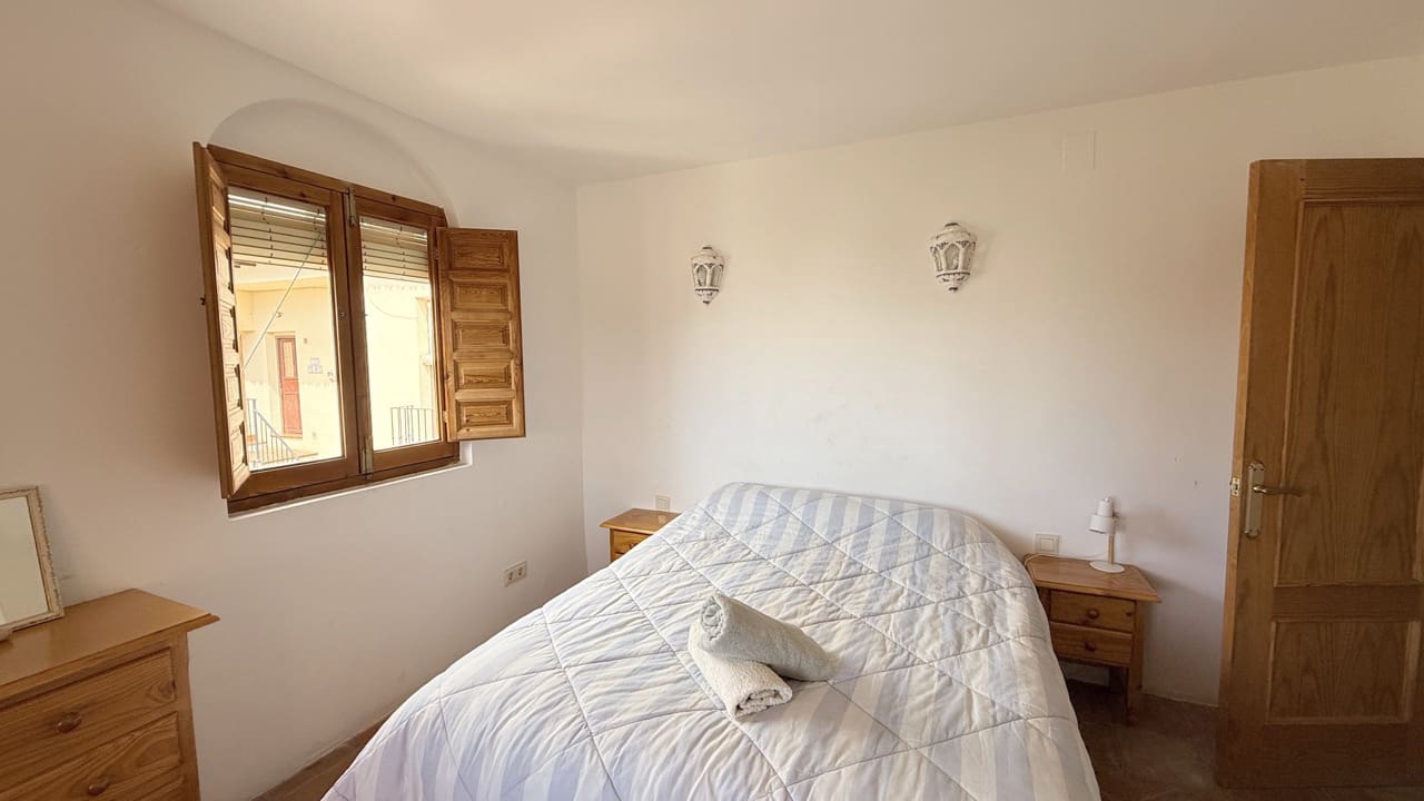 3 bedroom Apartment for sale in Acequias with pool - € 185,000 (Ref: 9805359)