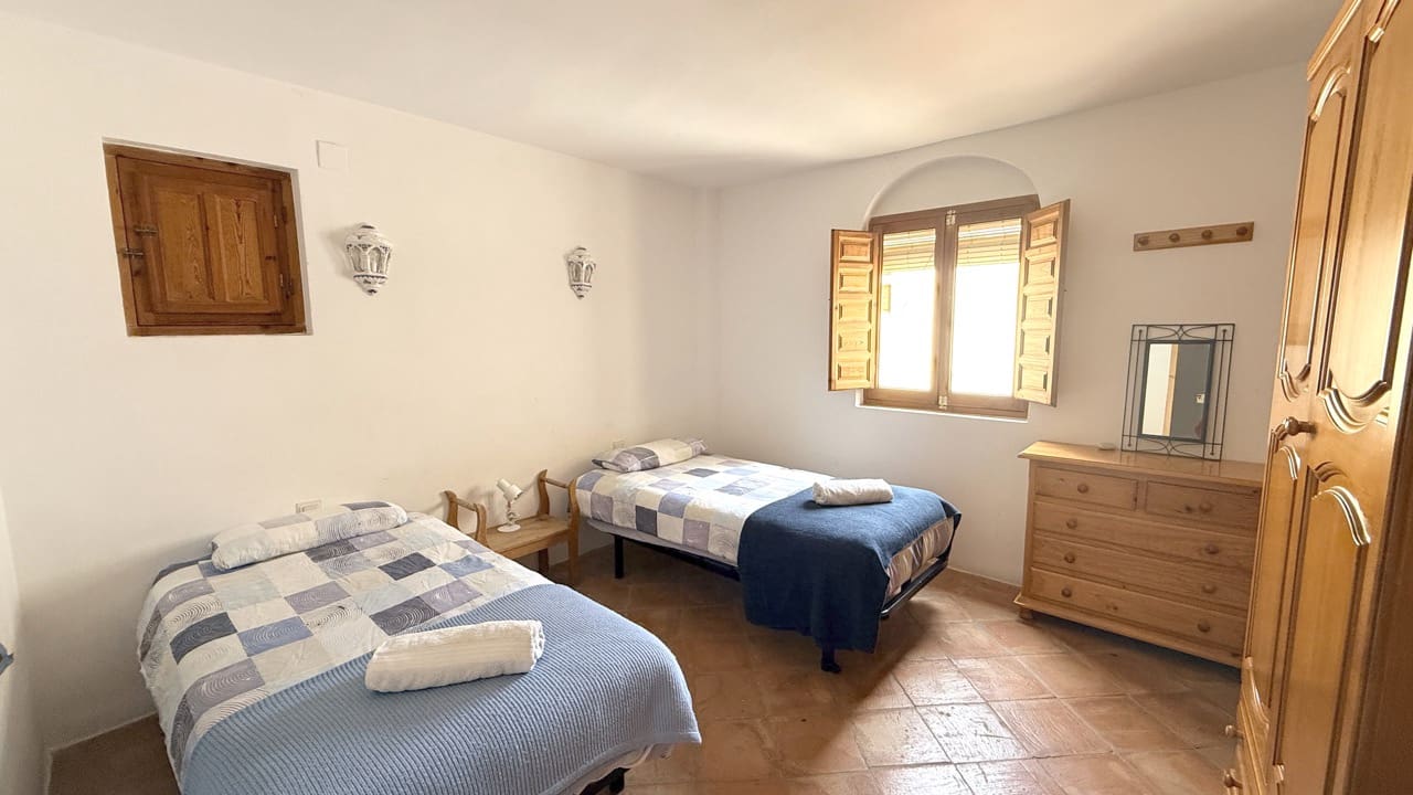 3 bedroom Apartment for sale in Acequias with pool - € 185,000 (Ref: 9805359)