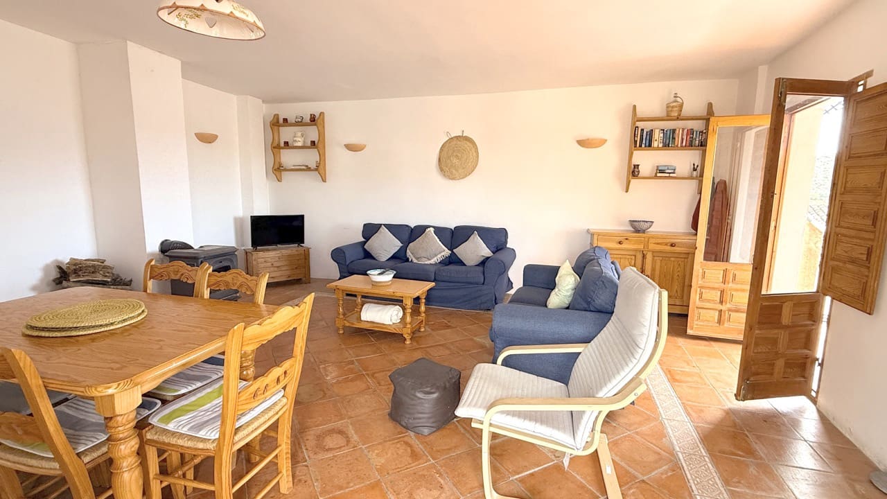 3 bedroom Apartment for sale in Acequias with pool - € 185,000 (Ref: 9805359)
