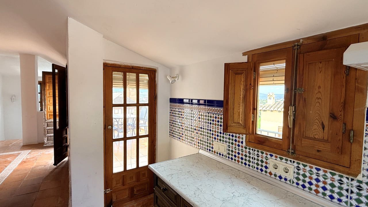 3 bedroom Apartment for sale in Acequias with pool - € 185,000 (Ref: 9805359)