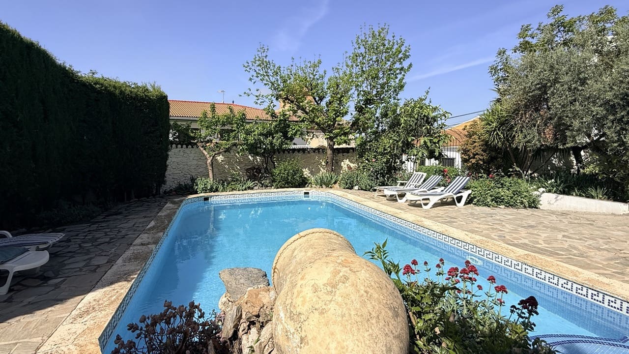 3 bedroom Apartment for sale in Acequias with pool - € 185,000 (Ref: 9805359)