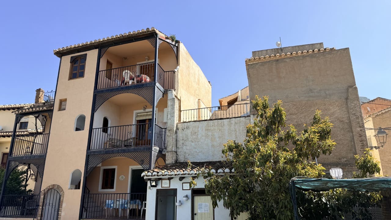 3 bedroom Apartment for sale in Acequias with pool - € 185,000 (Ref: 9805359)