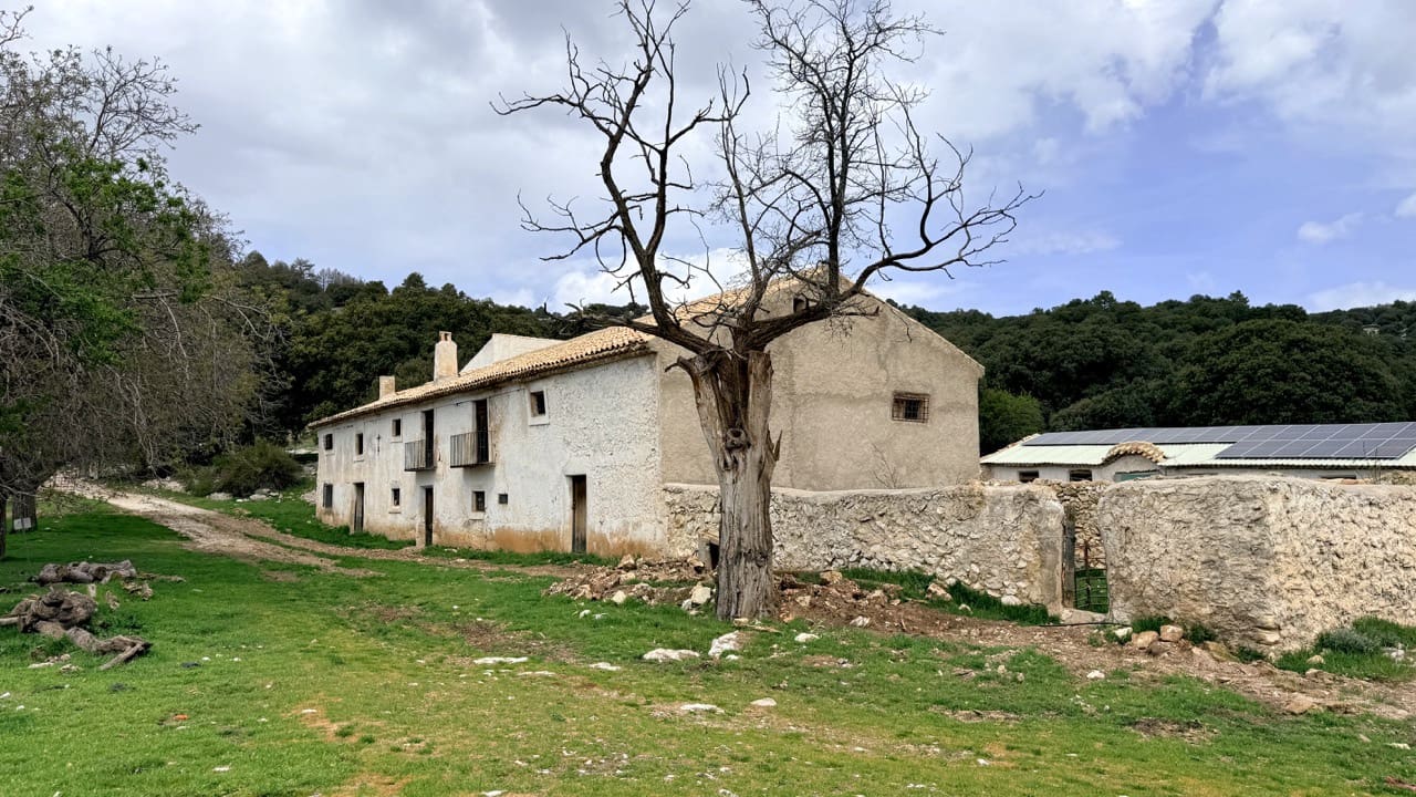 Finca/Country House for sale in Puebla de Don Fadrique - € 1,650,000 (Ref: 9813581)