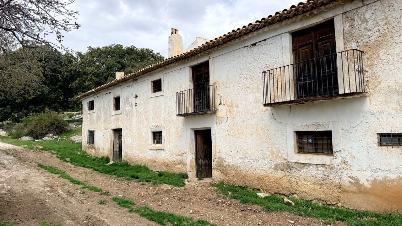 Finca/Country House for sale in Puebla de Don Fadrique - € 1,650,000 (Ref: 9813581)