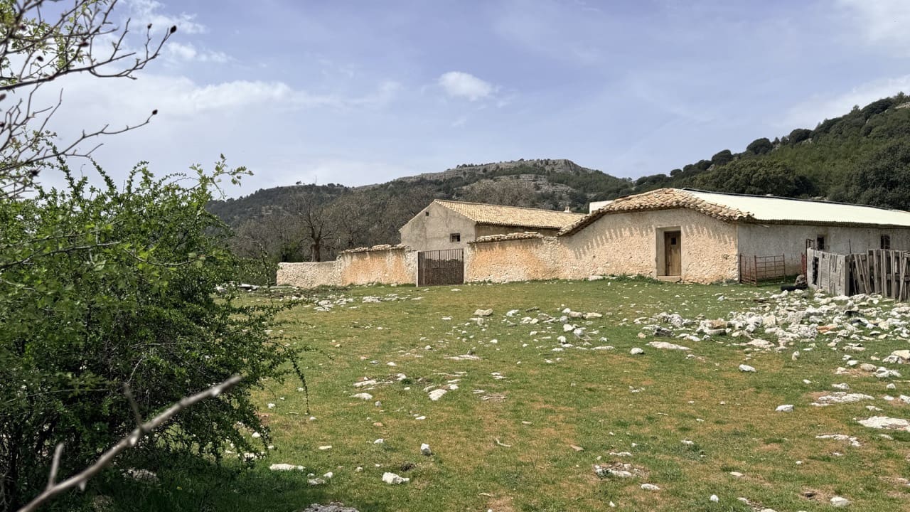 Finca/Country House for sale in Puebla de Don Fadrique - € 1,650,000 (Ref: 9813581)