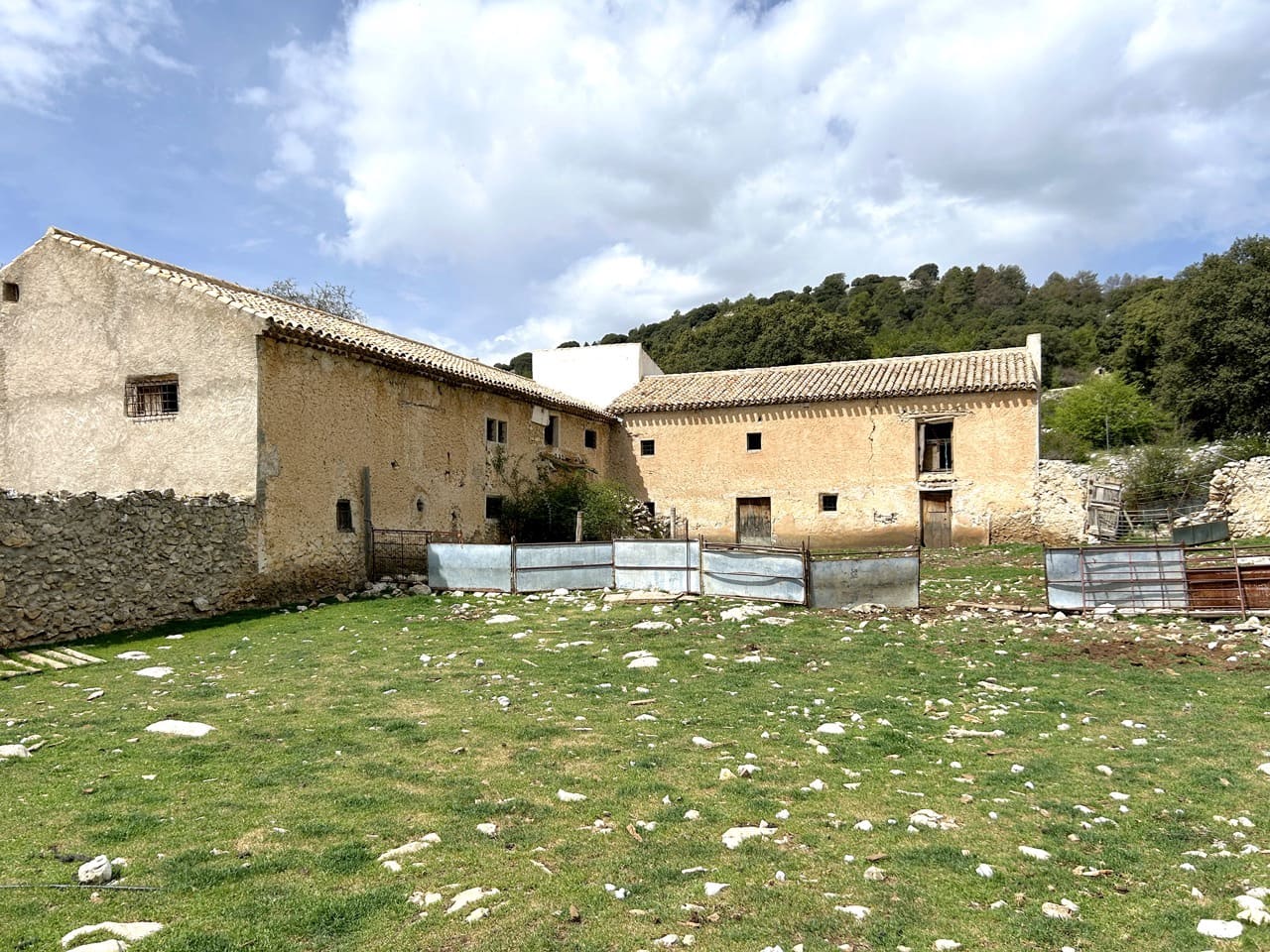 Finca/Country House for sale in Puebla de Don Fadrique - € 1,650,000 (Ref: 9813581)