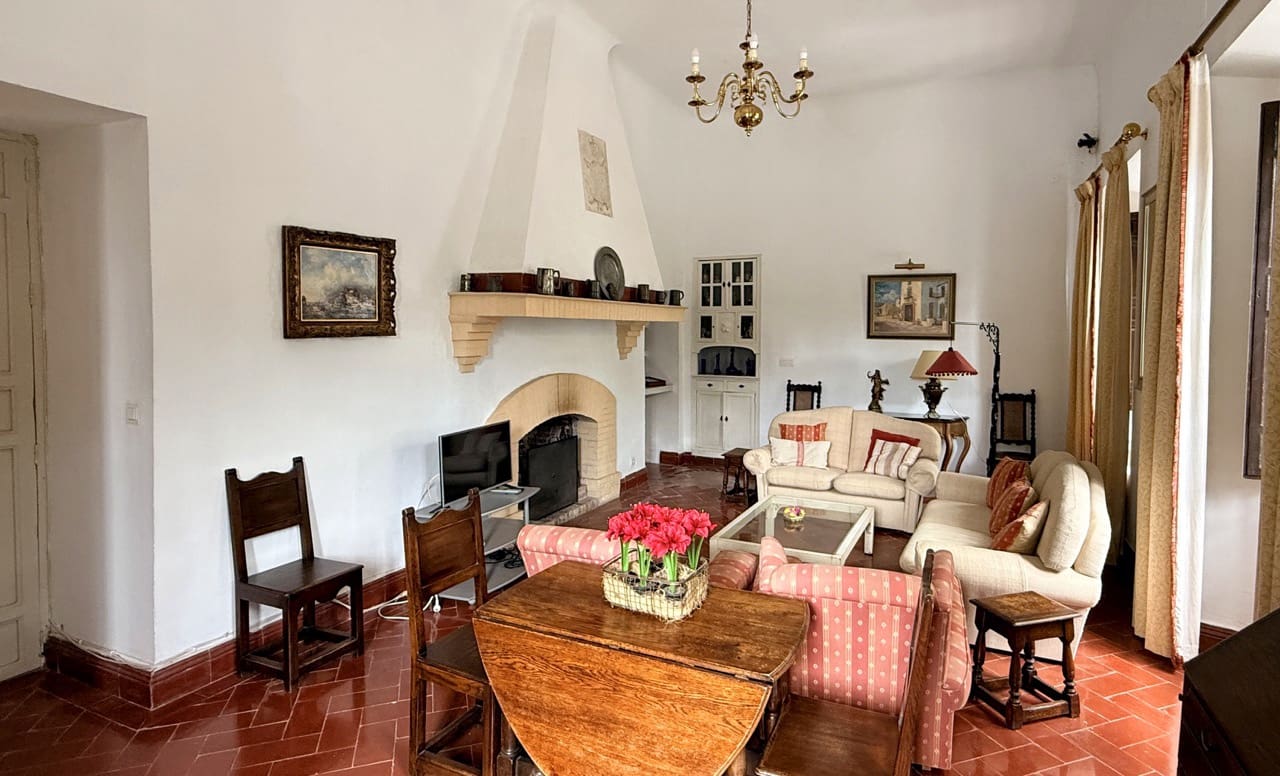 19 soverom Gjestgiveri/B&B til salgs i Otivar med svømmebasseng garasje - € 3 495 000 (Ref: 9861160)