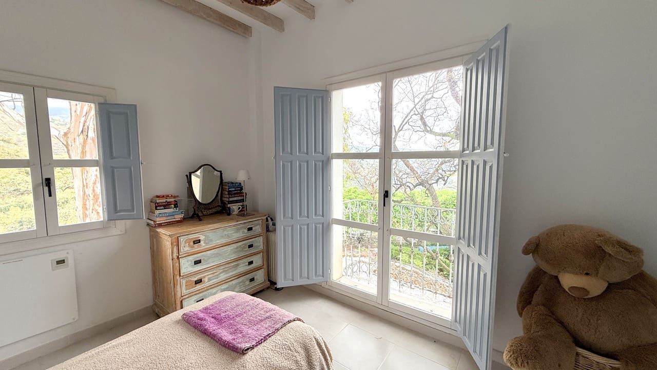 19 soverom Gjestgiveri/B&B til salgs i Otivar med svømmebasseng garasje - € 3 495 000 (Ref: 9861160)
